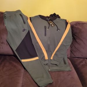 Nike Jogger Sweatsuit Set